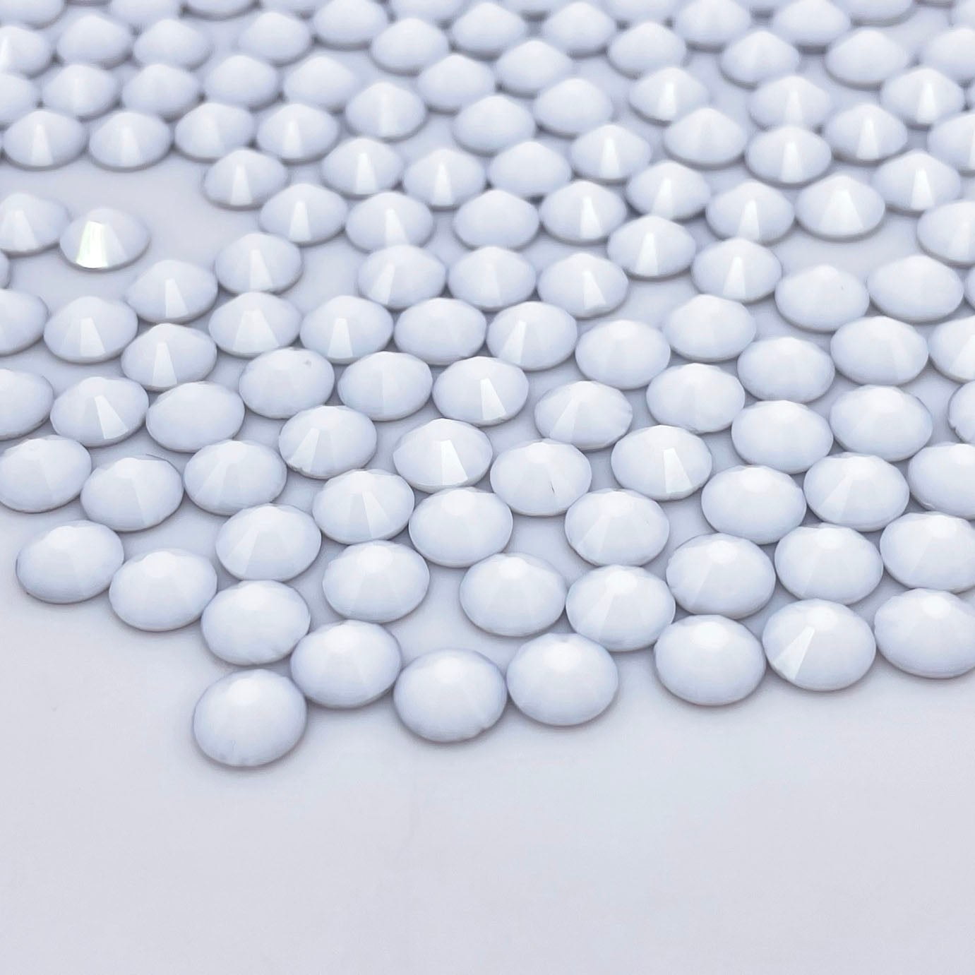 Ceramic White Glass Rhinestones