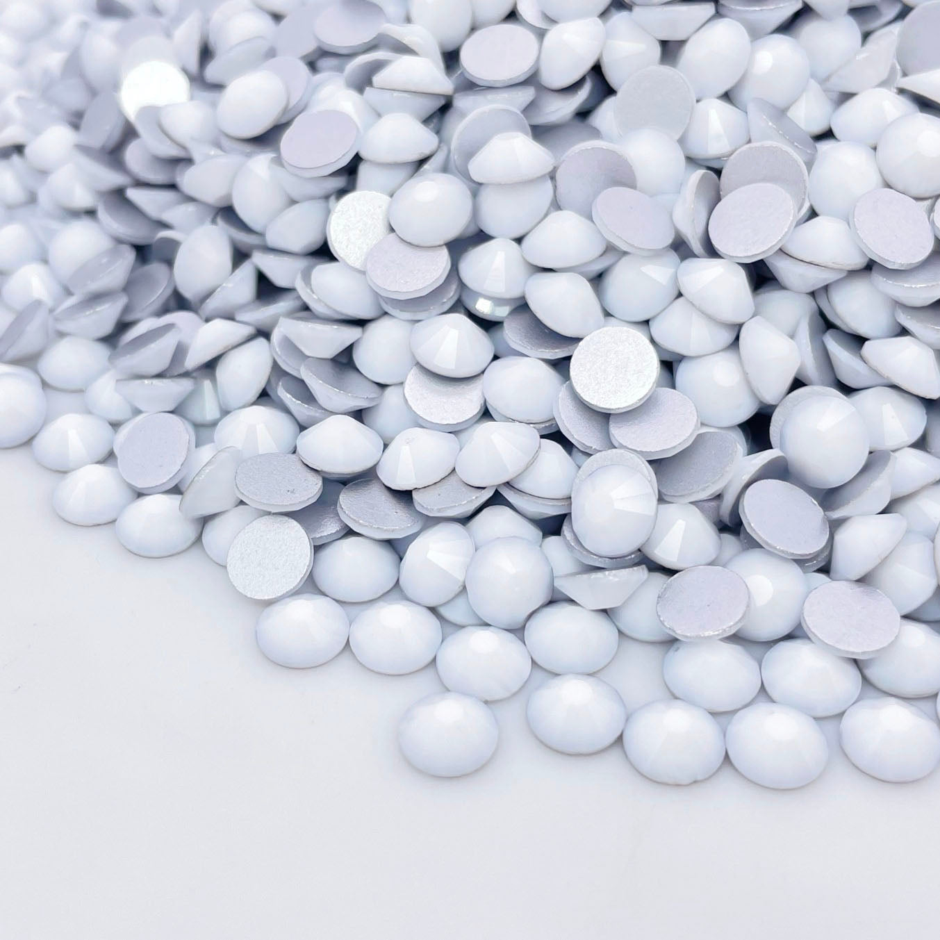 Ceramic White Glass Rhinestones