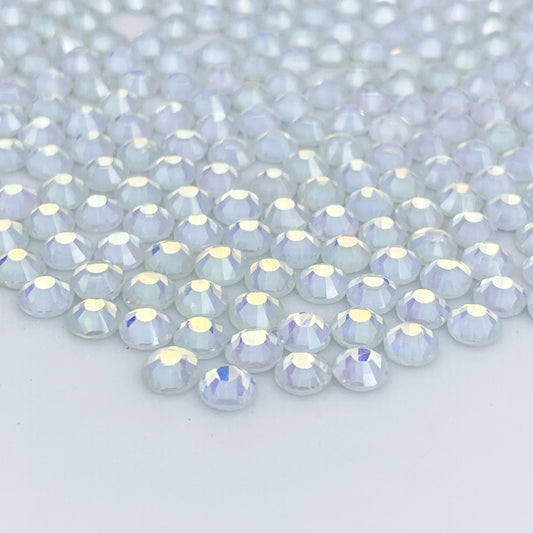 Luminous White Glass Rhinestones