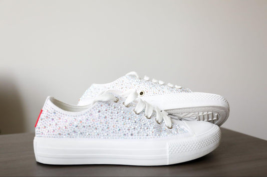 How to Glue Rhinestones to Fabric: Step-by-Step Tips That Last